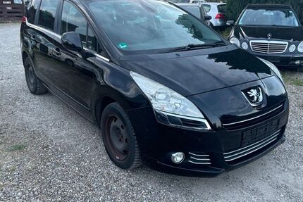 Peugeot 5008 150.000 km 3.490 &euro; Berlin 13127