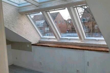 renovierte 2-Zimmerwohnung im Dachgeschoss