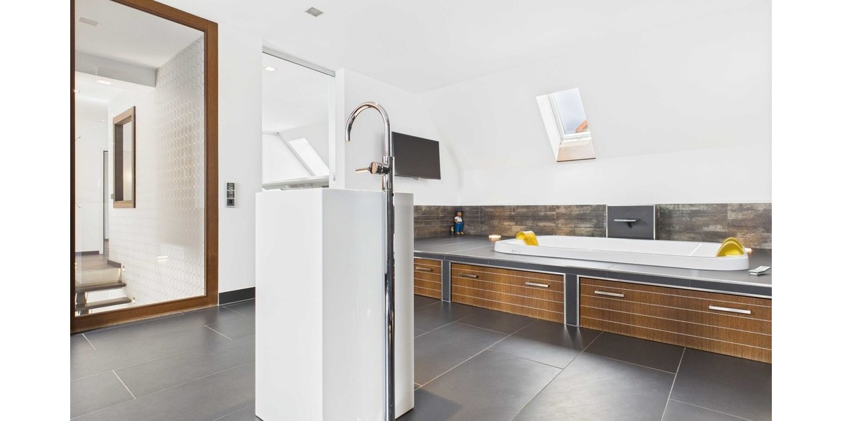 Exklusives Maisonette-Penthouse mit EBK, Whirlpool, Sauna & 2 TG-Stellplätzen - provisionsfrei - Maisonettenwohnung Karben / Petterweil Petterweil | Angebot:24951224