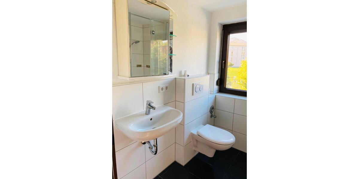 Dachgeschoßwohnung Würzburg Lengfeld - 1 Zimmer, 35 m&sup2;, 600&euro; | Angebot:26351910