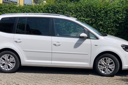 VW Touran 174.200 km 8.700 &euro; Stadtbergen 86391