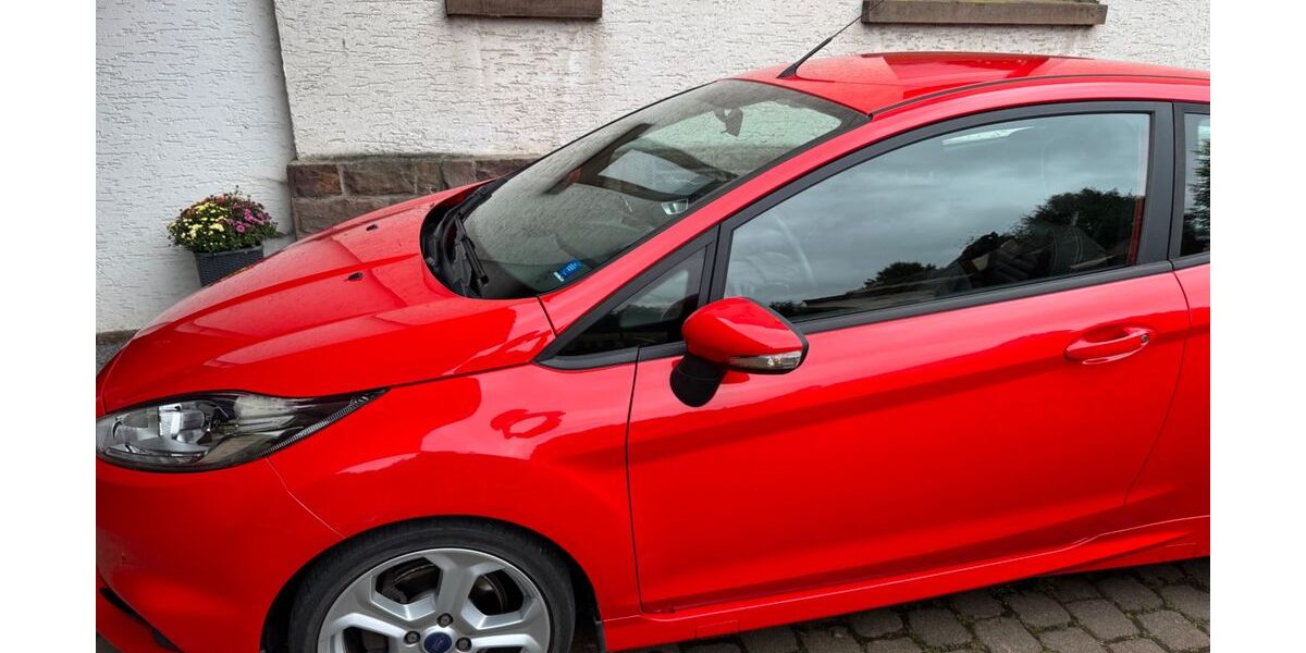 Ford Fiesta 115.000 km 9.250 &euro; Beverungen 37688