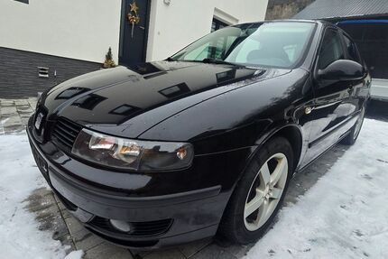 Seat Leon 144.000 km 2.997 &euro; Würzburg 97076