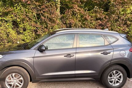 Hyundai TUCSON 27.088 km 16.400 &euro; München 80939