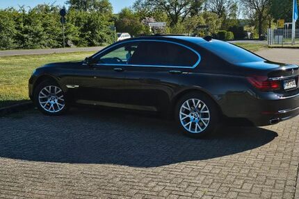 BMW 740 245.000 km 15.750 € Parchim 19370