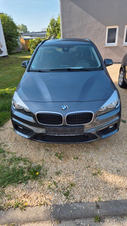 BMW 218 Active Tourer 71.000 km 12.500 € Frickingen 88699