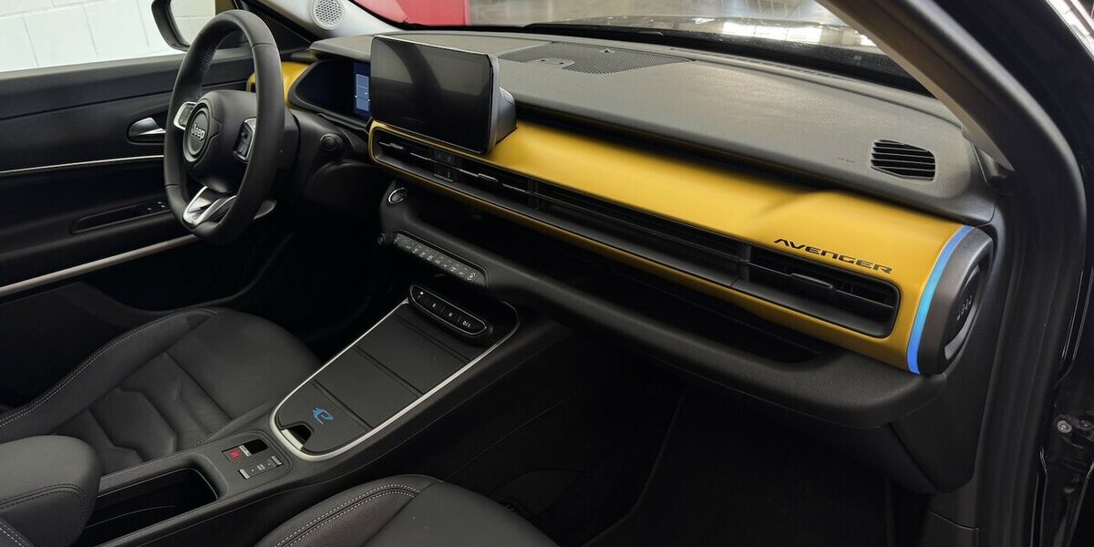 Jeep Avenger 54 KWh Summit 1.Hand Navigation LED 44.000 km 21.890 &euro; Lich 35423