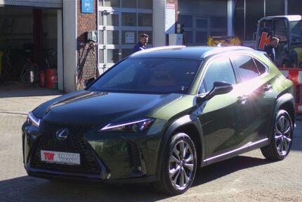 Lexus UX 22.328 km 34.990 &euro; Berlin 13403