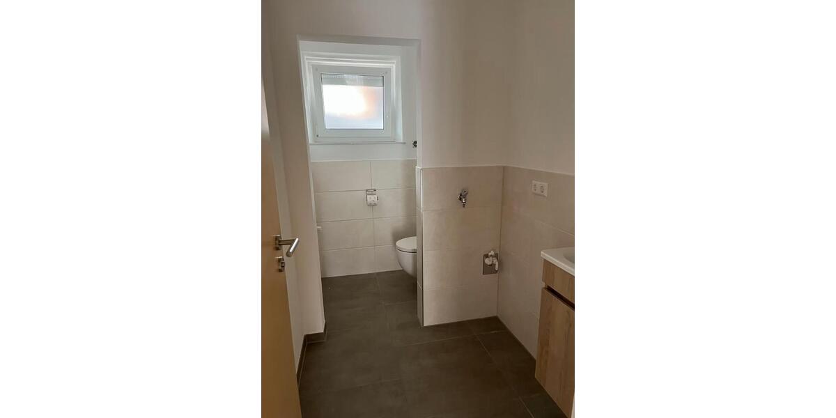 Hochparterre Mötzingen - 6 Zimmer, 146 m&sup2;, 1.790&euro; | Angebot:26431925