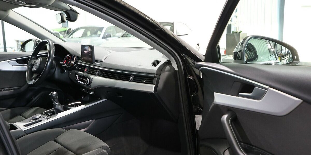 Audi A4 Avant 35 TFSI SPORT / 1.HAND / LED / NAVI+ 108.000 km 19.111 &euro; Hamm 59077
