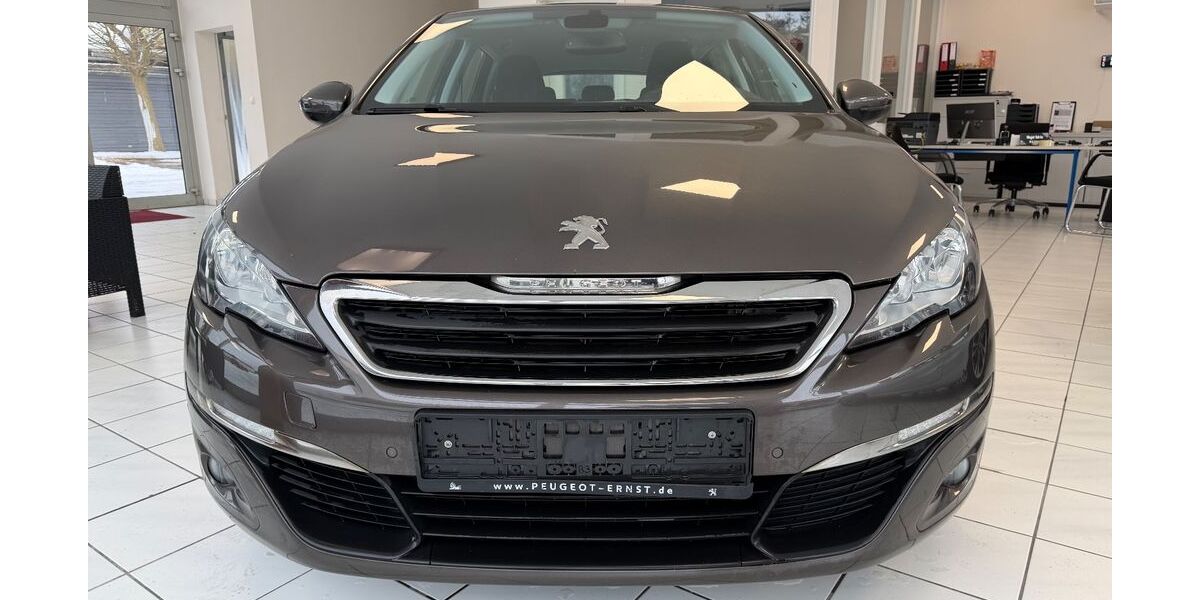 Peugeot 308 157.000 km 6.490 &euro; Trappenkamp 24610