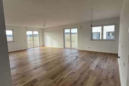 Wohnung zum Mieten in Speichersdorf 1.284,97 € 135.26 m² 4 zimmer