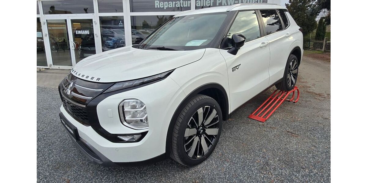 Mitsubishi Outlander 1.500 km 45.990 &euro; Radeberg 01454
