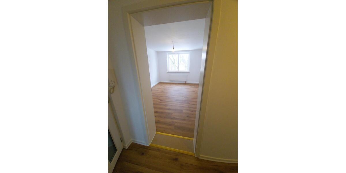 Etagenwohnung Hohenmölsen - 3 Zimmer, 61 m&sup2;, 70.000&euro; | Angebot:26701386