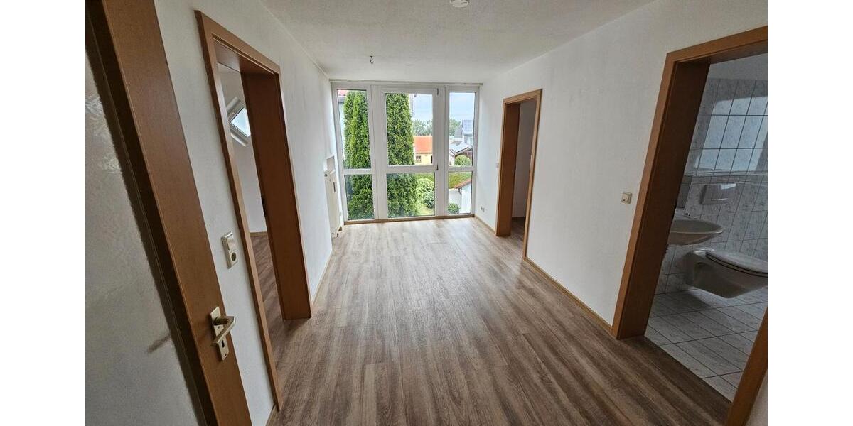 Etagenwohnung Ebersdorf bei Coburg - 3.5 Zimmer, 76 m&sup2;, 188.000&euro; | Angebot:27005910