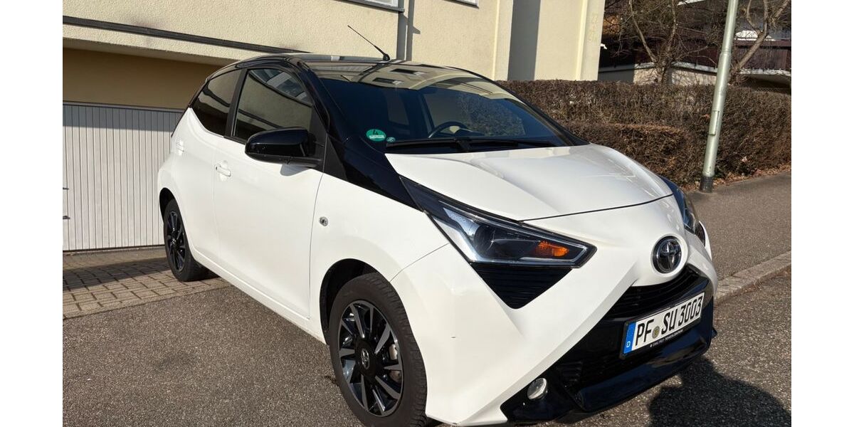 Toyota Aygo (X) 52.000 km 12.999 &euro; Pforzheim 75181