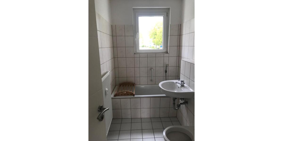 Erdgeschoßwohnung Riesa - 3 Zimmer, 60 m&sup2;, 85.000&euro; | Angebot:27117123