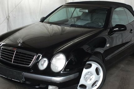 Mercedes-Benz CLK 200 ELEGANCE LEDER KLIMAAUTOMATIK / CLK 320 296.215 km 2.450 &euro; Köln 50858
