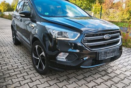 Ford Kuga 99.999 km 14.999 &euro; Föritztal 96524