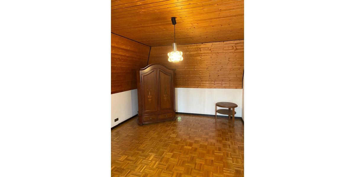 Einfamilienhaus Neuwied - 4 Zimmer, 125 m&sup2;, 1.100&euro; | Angebot:25023014