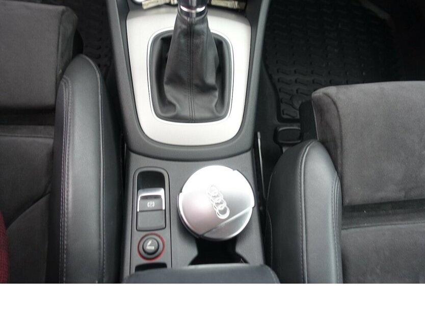 Q3 2.0 TDI quattro Bi-Xenon Navi PDC S-Line 8x Alu