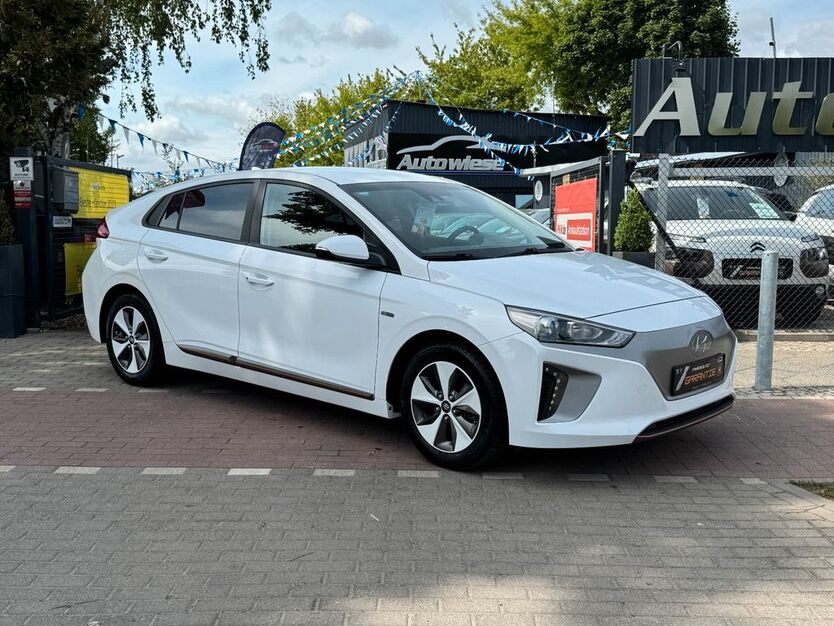 Hyundai IONIQ 109.824 km 10.490 € BERLIN 13127