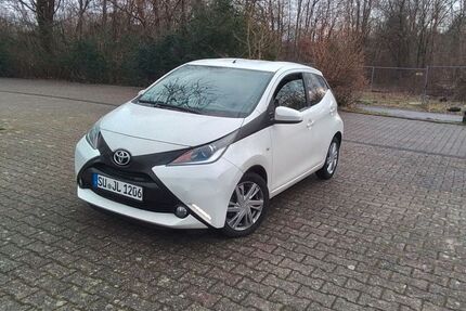 Toyota Aygo (X) 96.169 km 9.500 &euro; Troisdorf 53840