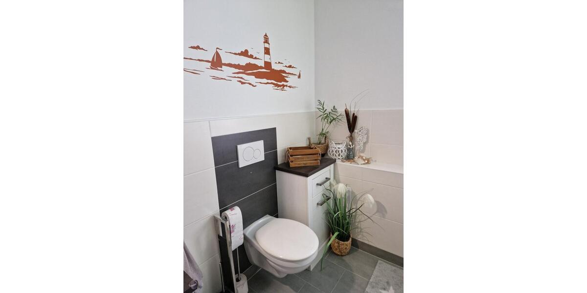 große 4-Zimmer-Wohnung mit Balkon, HWR und Gäste-WC in Suhl 4 zimmer