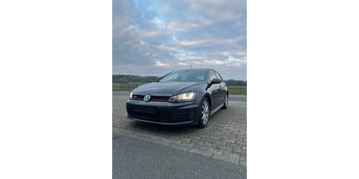 VW Golf 183.000 km 12.500 &euro; Elsoff 56479