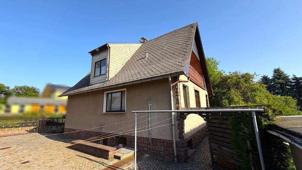 Einfamilienhaus mit großem Grundstück und vielseitigem Nebengebäude in ruhiger Lage - Einfamilienhaus Königshain-Wiederau Wiederau | Angebot:27034224