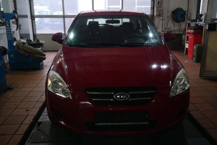 Kia ceed / Ceed 186.000 km 2.000 &euro; Gelsenkirchen 45892