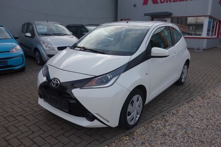 Toyota Aygo (X) 90.000 km 5.889 &euro; Leipzig 04249
