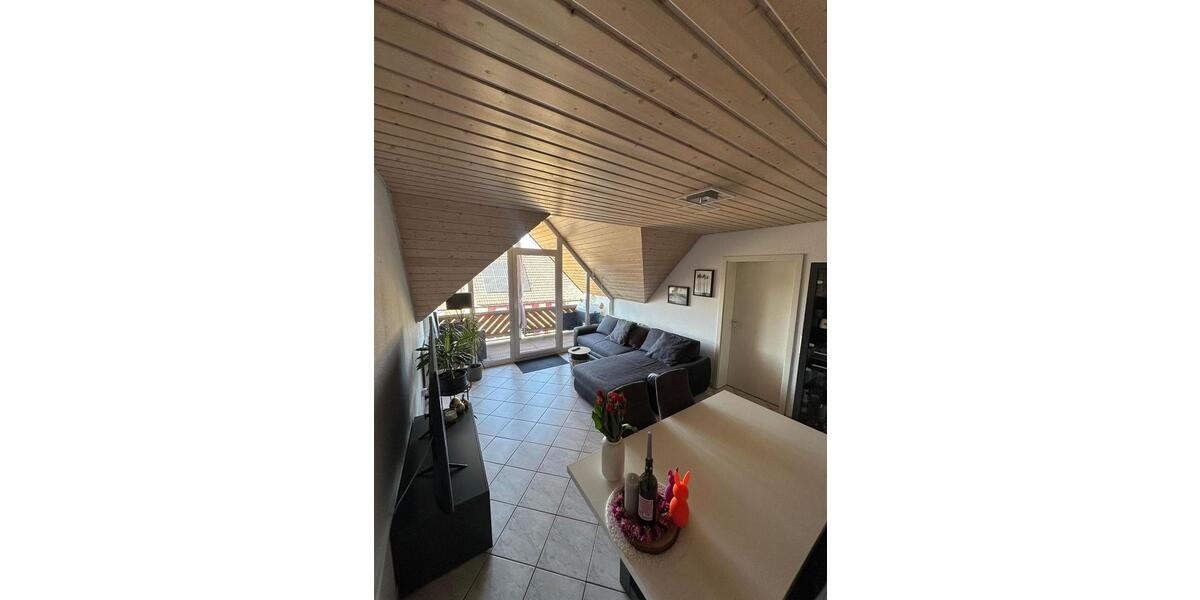 Dachgeschoßwohnung Haigerloch - 4 Zimmer, 77 m&sup2;, 260.000&euro; | Angebot:25813093