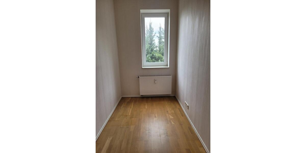 Schöne 3- Zimmer- Wohnung mit großer Küche 3 zimmer