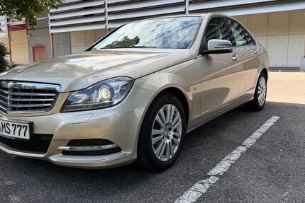 Mercedes-Benz C 250 129.000 km 9.500 &euro; Stuttgart 70565