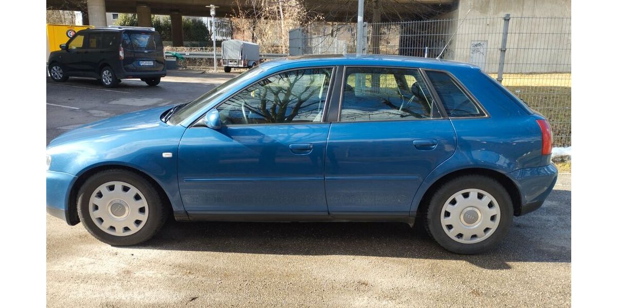 Audi A3 278.000 km 2.150 &euro; München 80939