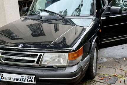 Saab 900