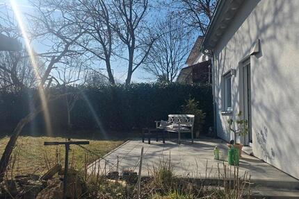 Einfamilienhaus (165 m²) mit großem Garten, Carport in Top-Lage 7 zimmer