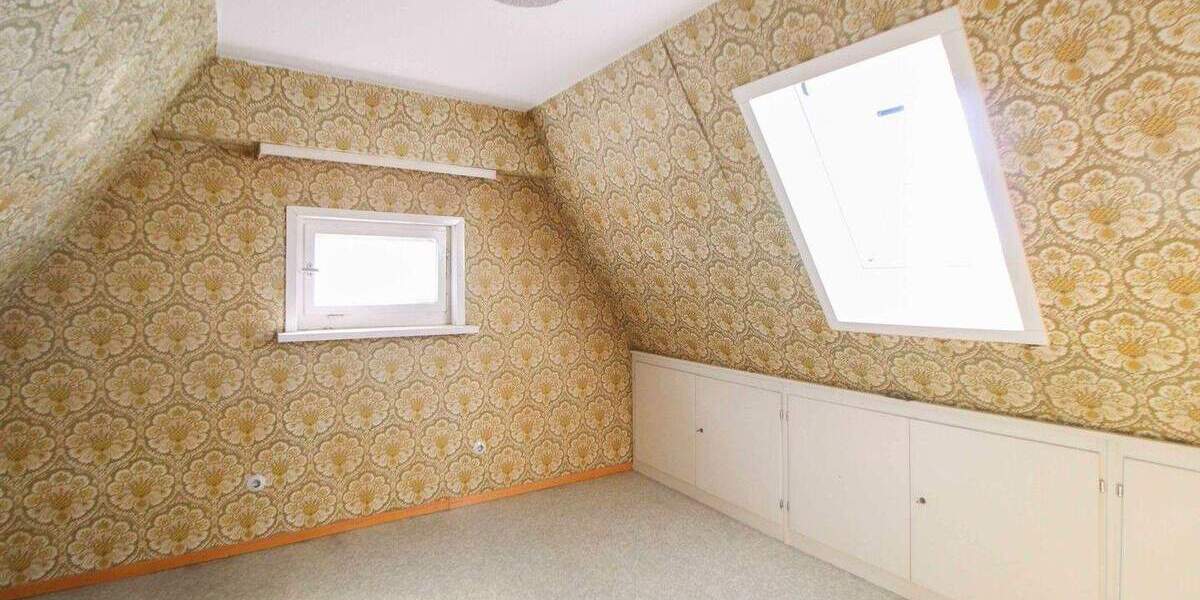 Interessantes MFH mit Wertsteigerungspotenzial und großem Garten in Top-Lage von Stuttgart 9 zimmer