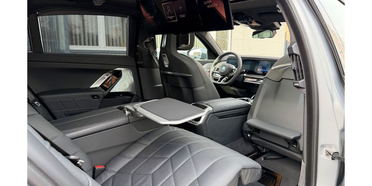 BMW i7 50.989 km 97.850 &euro; Köln 50739