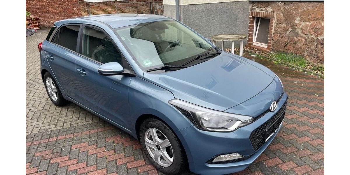 Hyundai i20 98.000 km 8.999 &euro; Dresden 01139