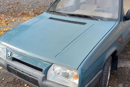 Skoda Favorit 142.209 km 2.500 € Augustusburg 09573