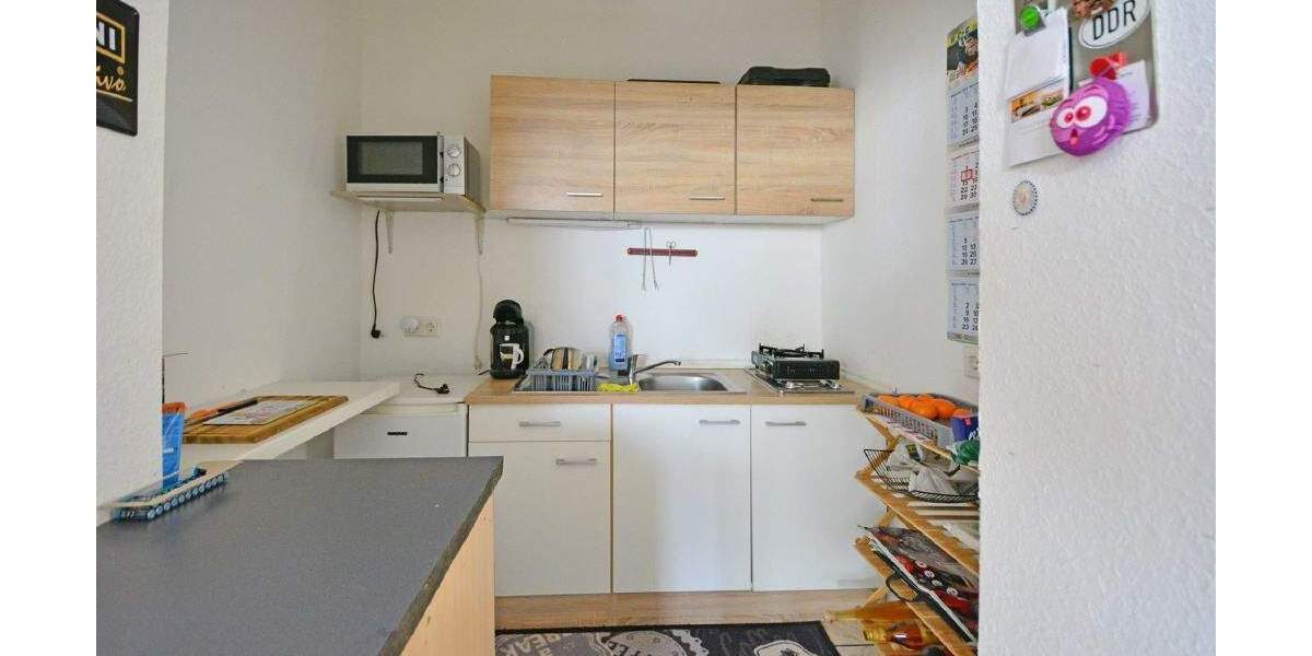 MFH mit 16 Wohneinheiten und 12 Stellplätzen; Eckgrundstück an 2 Straßen, KS-Schillerviertel 3 zimmer