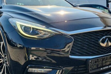 INFINITI Q30