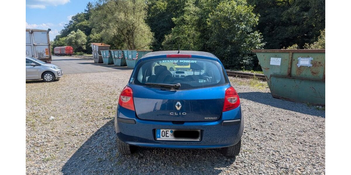 Renault Clio 153.324 km 700 &euro; Gerlingen 57482