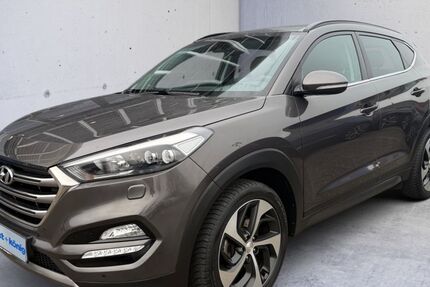 Hyundai TUCSON 114.927 km 15.490 &euro; Offenburg- Industriegebiet Elgersweier-Nord 77656