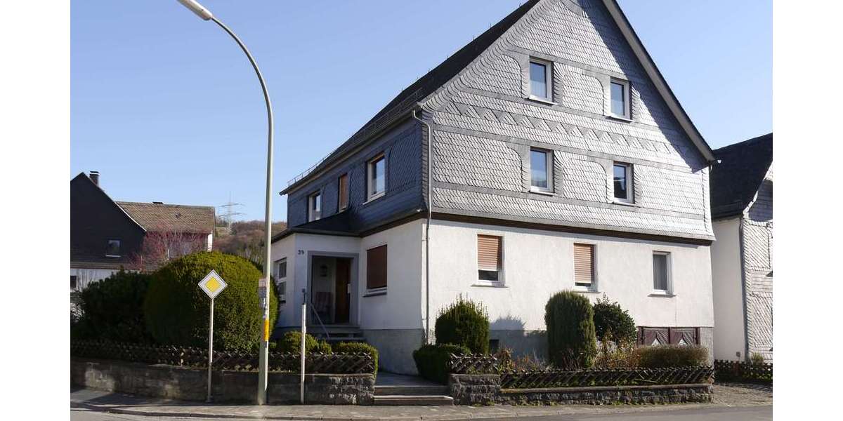 Einfamilienhaus Bestwig - 10 Zimmer, 200 m&sup2;, 189.000&euro; | Angebot:26737779