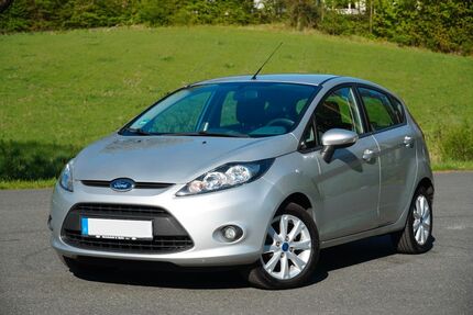 Ford Fiesta 54.000 km 5.900 &euro; Salzgitter 38259