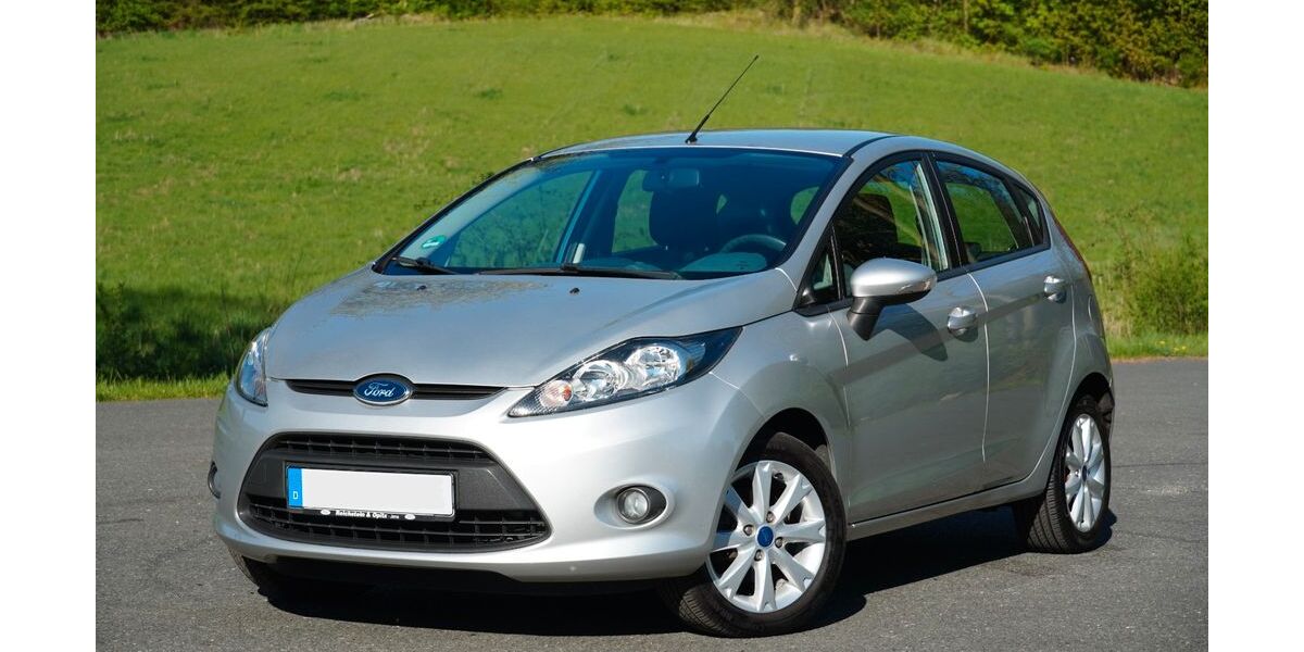 Ford Fiesta 54.000 km 5.900 &euro; Salzgitter 38259