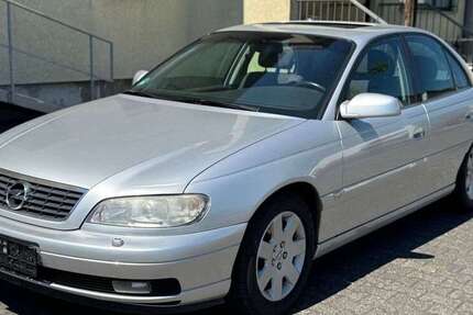 Opel Omega 284.900 km 2.500 &euro; Rüsselsheim am Main 65428